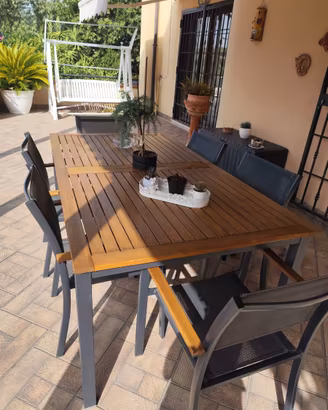 Tavolo da giardino e 6 sedie