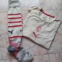 Maglietta calcio Milan tg. S e calzettoni mis.3