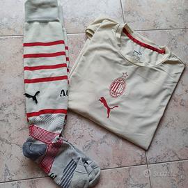 Maglietta calcio Milan tg. S e calzettoni mis.3