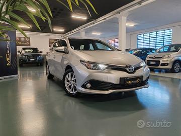 Toyota Auris 1.8 Hybrid Lounge