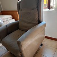 Poltrona reclinabile elettrica "Il Benessere"  