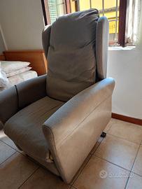 Poltrona reclinabile elettrica "Il Benessere"  