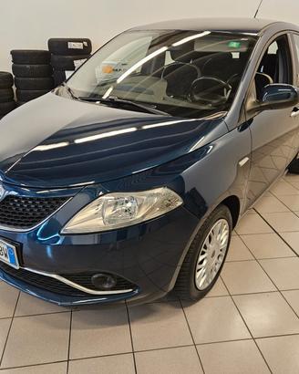 Lancia Ypsilon 1.2 69 CV 5 porte Silver