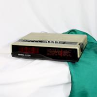 Radiosveglia Breil ECR-225 dal fascino Vintage 80'