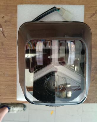 Faro a LED Husqvarna 701