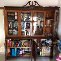 Credenza di antiquariato