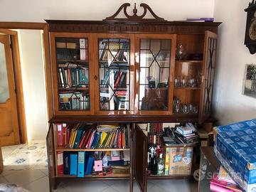 Credenza di antiquariato