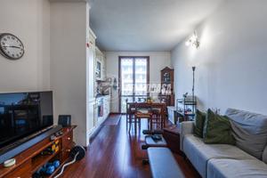 Bilocale al primo piano con garage.