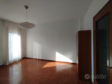 Trilocale Ultimo Piano con Terrazze e Garage