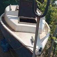 barca a vela 4 metri, doppia chiglia e mini cabina