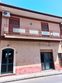 Appartamento con ingresso autonomo e terrazzo