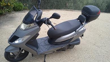 Kymco Dink i200