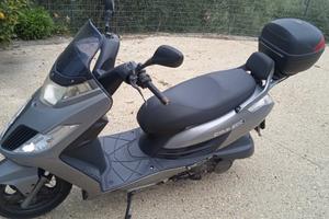 Kymco Dink i200