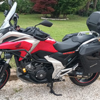 Moto Honda nc 750x con DCT