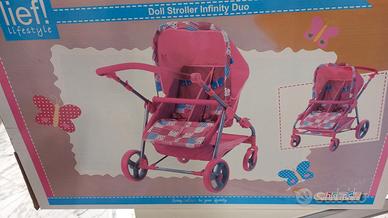 Carrozzina giocattolo