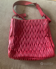 Borsa miu miu matelassé ciliegia