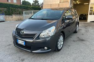 Toyota Verso 2.0 D tetto panoramico Euro5