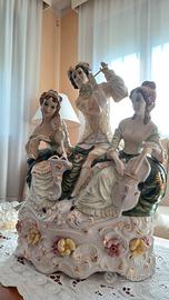 Base per lampada con figure in ceramica-gratis