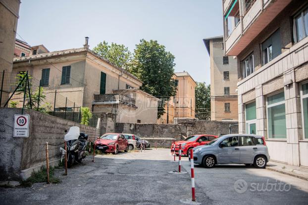 POSTO AUTO IN ZONA CENTRALE MARASSI