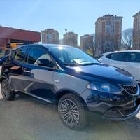 Lancia Ypsilon 1.0 firefly mild Hybrid 70 CV