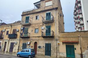 2 LOCALI A PALERMO