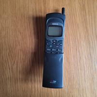 cellulare vintage nokia 8110 'banana'