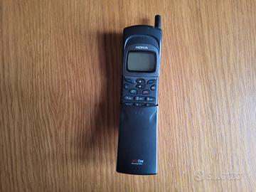 cellulare vintage nokia 8110 'banana'