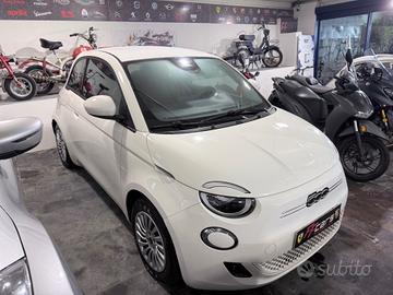 Fiat 500 500e Berlina 42 kWh