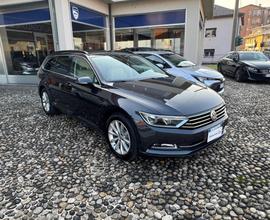 VOLKSWAGEN Passat Variant 2.0 TDI Executive Blue