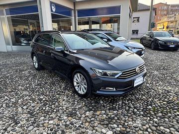 VOLKSWAGEN Passat Variant 2.0 TDI Executive Blue