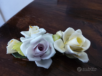 Deliziose roselline in ceramica di Capodimonte