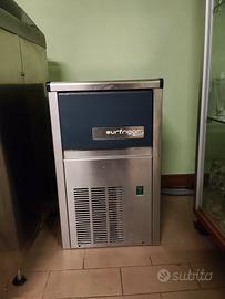 macchina del ghiaccio 