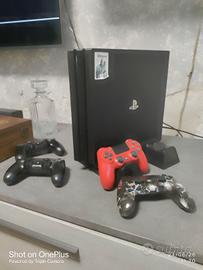 PS4 10 giochi e 2 controller (rosso venduto)