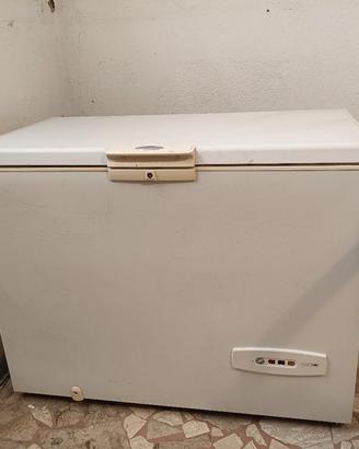Congelatore pozzetto  Whirlpool