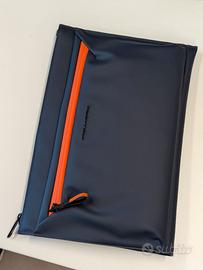 Pochette porta iPad 13 in tessuto gommato