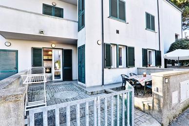 CECINA MARE zona pineta, giardino e terrazza