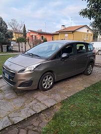 PEUGEOT 5008 1.6 HDi 115CV Business