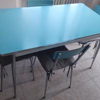 Tavolo e 4 sedie vintage