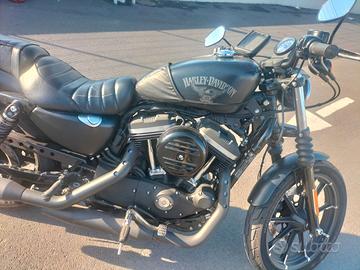 Harley-Davidson Sportster 883
