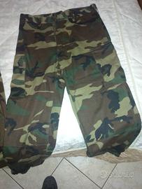 giacca e pantaloni mimetica 