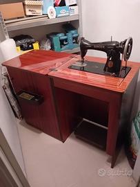 Macchina da cucire SINGER 15K88 mobile a pedale