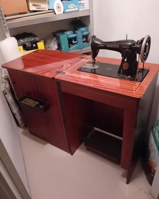 Macchina da cucire SINGER 15K88 mobile a pedale