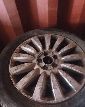 Cerchi in lega e gomme per Fiat,500 L e X