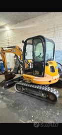 Miniescavatore JCB 8035 pari a nuovo