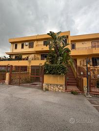 Ristrutturata con 2 terrazzi a CASTELDACCIA