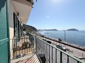3 LOCALI A POZZUOLI