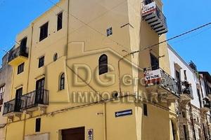 Casa indipendete ad angolo