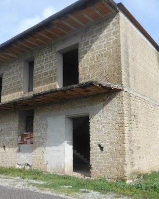 Casa indipendente di 260 m² con più di 5 locali e 