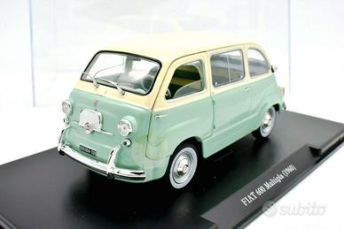 Modello auto fiat 600 multipla verde / bianca