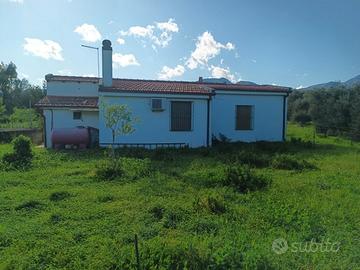 Villacidro - ricovero attrezzi con terreno